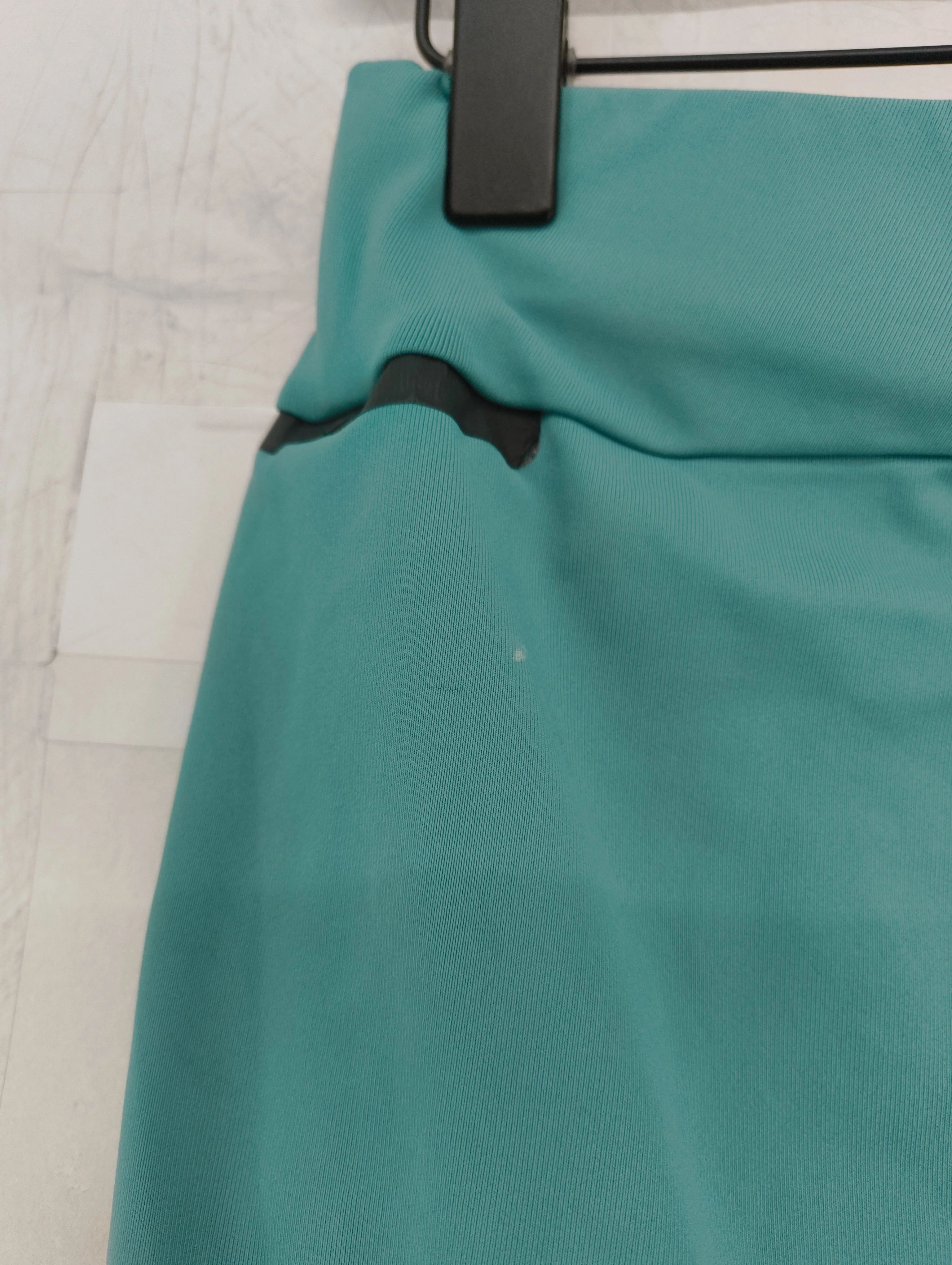 Asics Women's Leggings M Green Nylon with Spandex Capri - Image 6