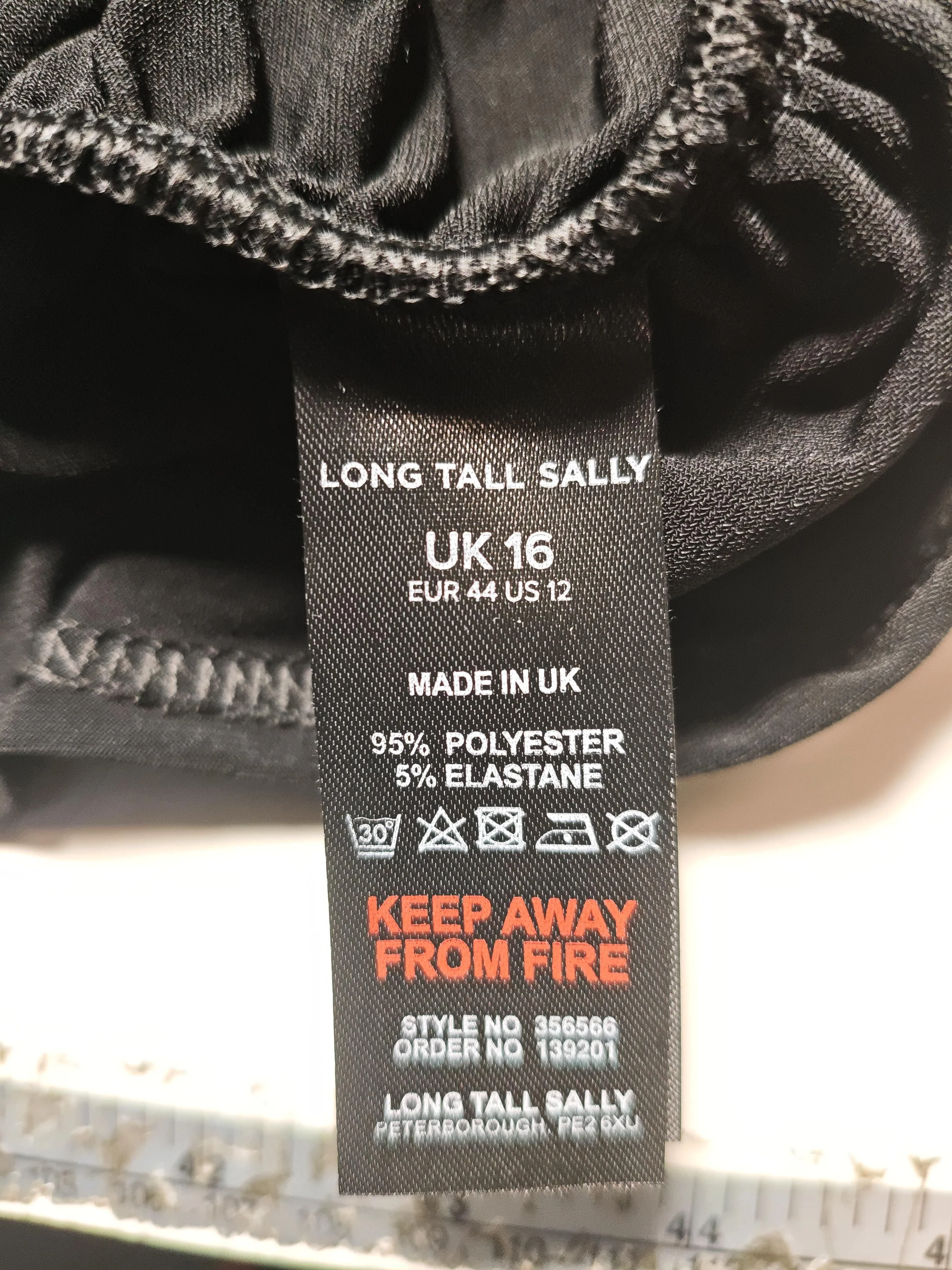 LTS Women's Top UK 16 Black Polyester with Elastane Short Sleeve V-Neck Basic - Image 6