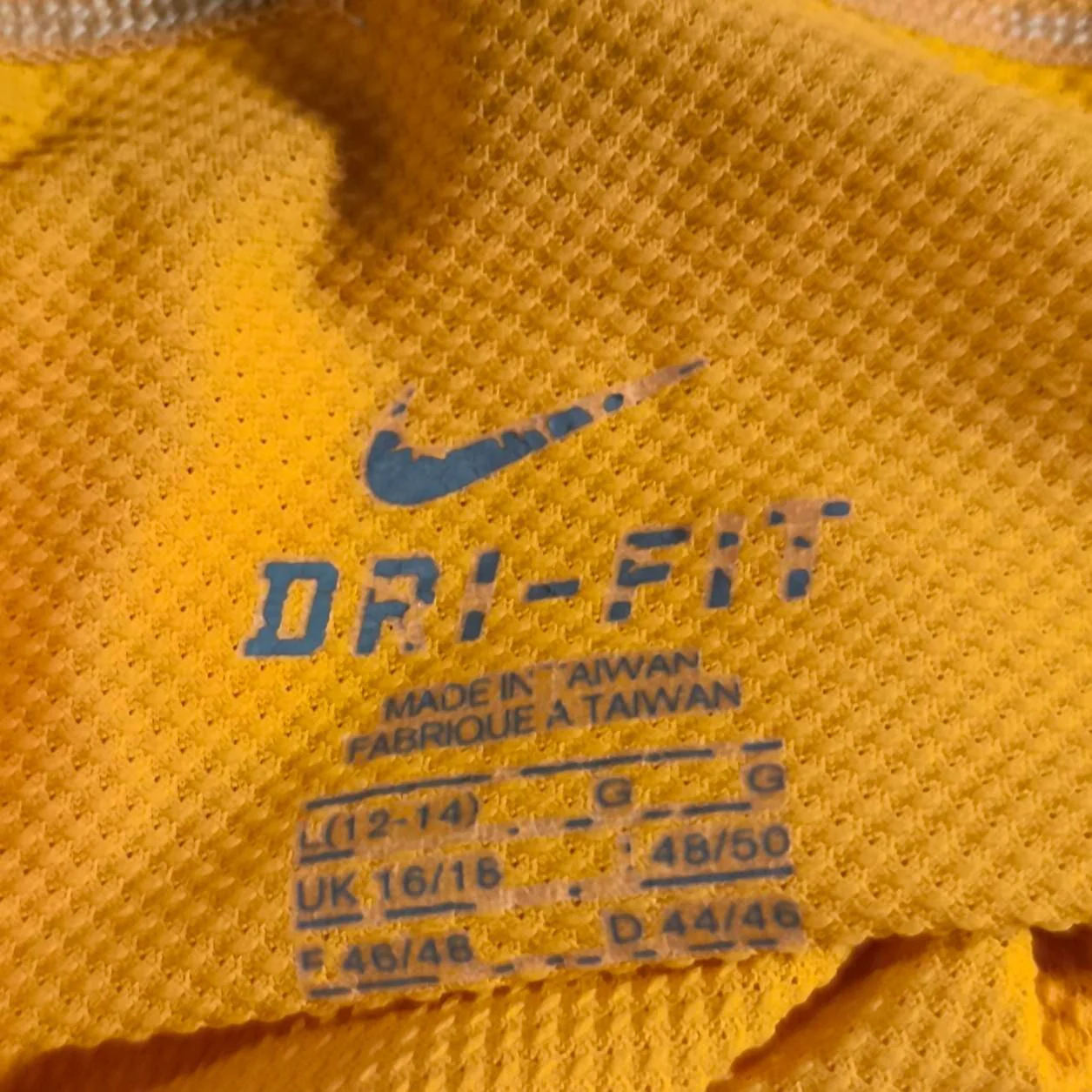 Nike Men's T-Shirt L Orange 100% Polyester Round Neck Basic - Image 6