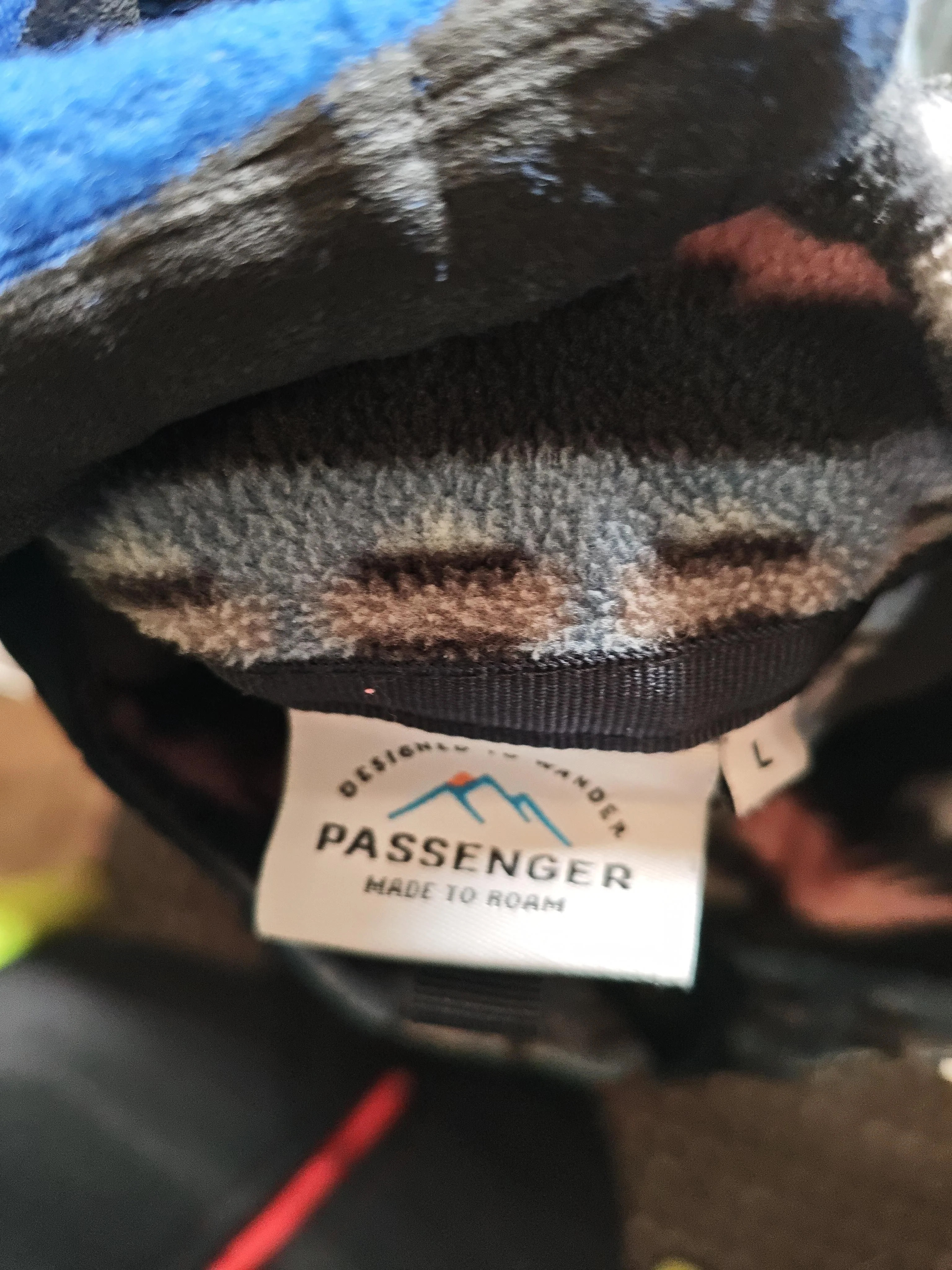 Passenger Men's Hoodie L Multi Geometric 100% Polyester Pullover - Image 5