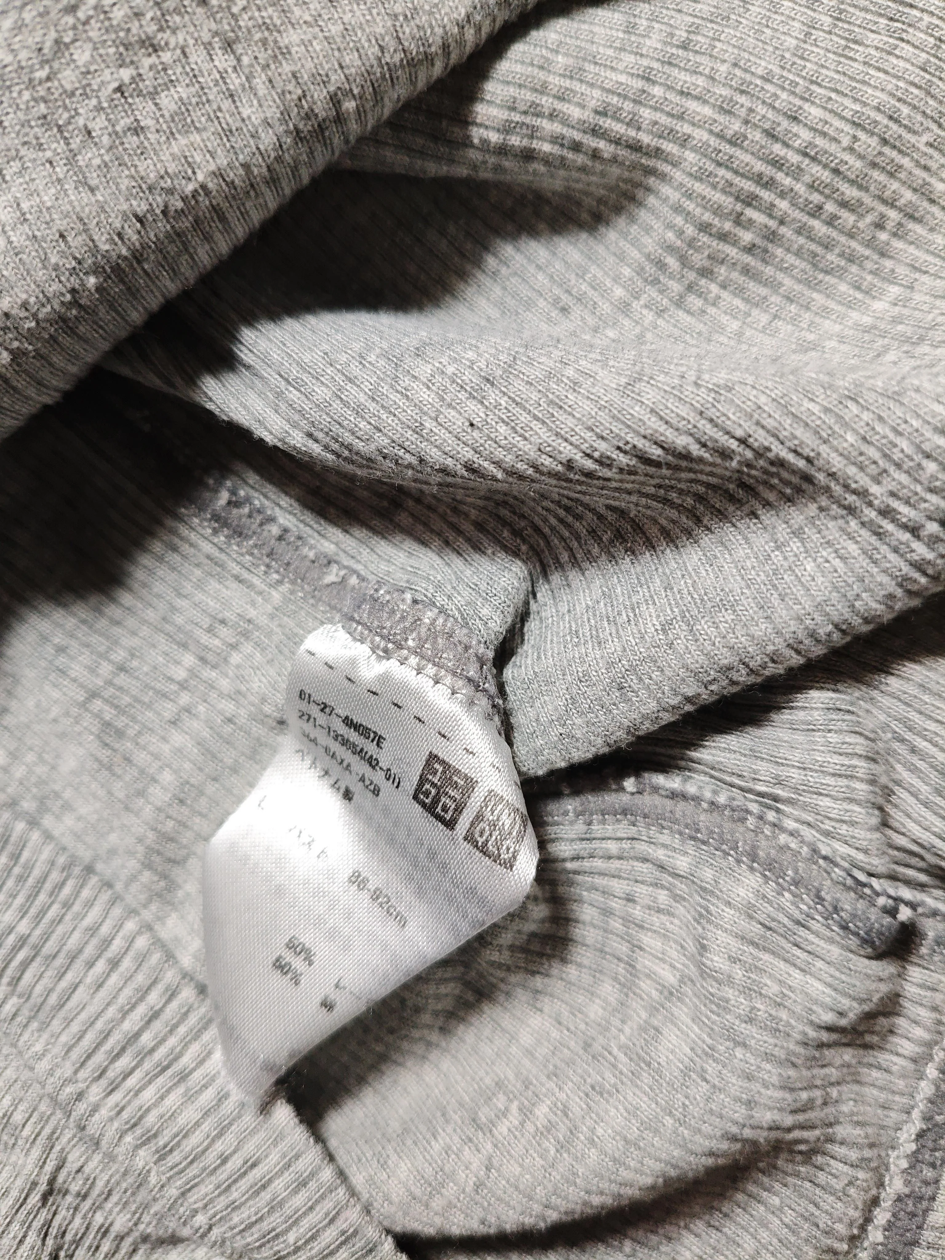 Uniqlo Women's T-Shirt L Grey Cotton with Polyester Sleeveless Round Neck Basic - Image 5